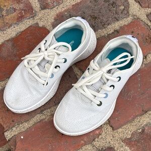 Allbirds White Athletic Shoes, size 6.5